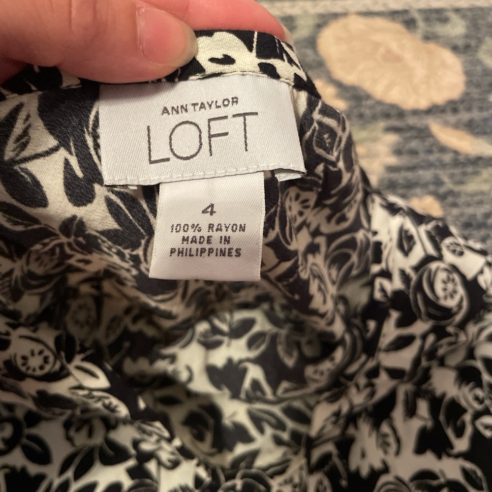 LOFT Black and White Floral A-Line Skirt - Picture 2 of 3